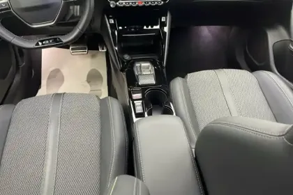 Photo 9 Peugeot 2008  Hybrid 145 e-DCS6