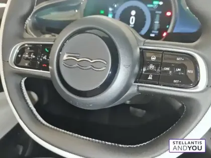 Photo 19 Fiat 500  3+1 e 118 ch