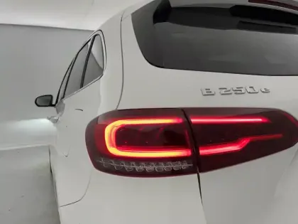 Photo 27 Mercedes Classe B  250 e 8G-DCT