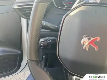 Photo 13 Peugeot 208  PureTech 100 S&S BVM6