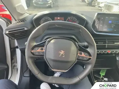 Photo 16 Peugeot 208  PureTech 100 S&S BVM6