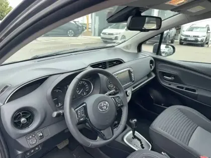 Photo 8 Toyota Yaris  Hybride 100h