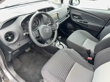 Photo 6 Toyota Yaris  Hybride 100h