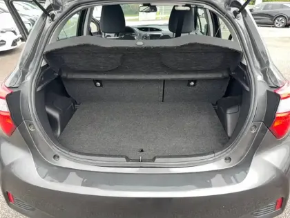 Photo 7 Toyota Yaris  Hybride 100h