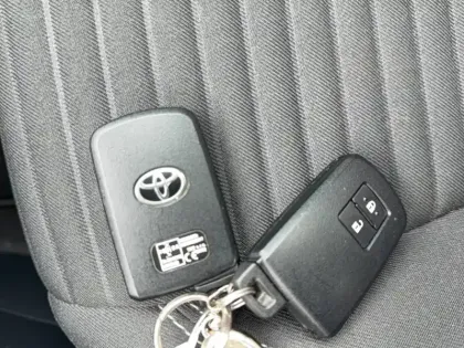 Photo 20 Toyota Yaris  Hybride 100h