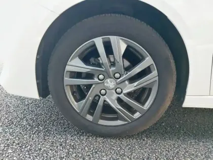 Photo 33 Peugeot 208 Gén. II Ph1 NG Style 5