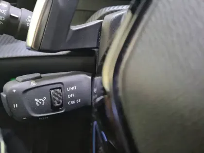 Photo 26 Peugeot 2008  Hybrid 145 e-DCS6