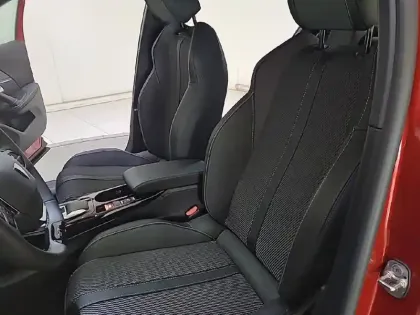 Photo 10 Peugeot 2008  Hybrid 145 e-DCS6