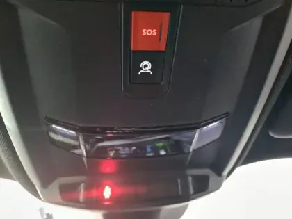 Photo 25 Peugeot 2008  Hybrid 145 e-DCS6