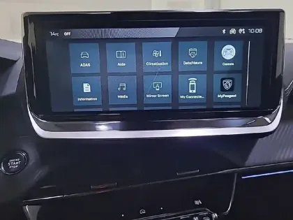 Photo 23 Peugeot 2008  Hybrid 145 e-DCS6