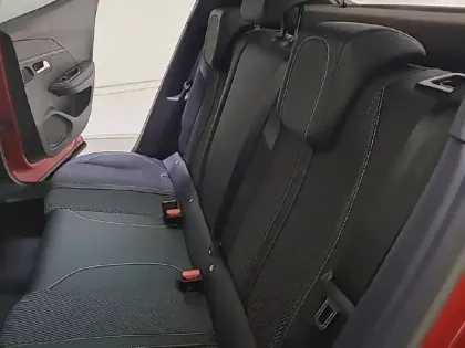 Photo 11 Peugeot 2008  Hybrid 145 e-DCS6