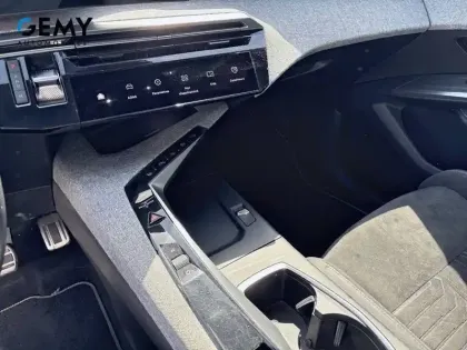 Photo 18 Peugeot 3008  Hybrid 136 e-DCS6