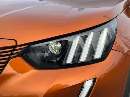 Photo 15 Peugeot 2008  Electrique 136 ch