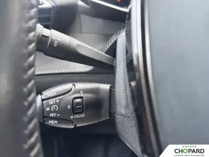 Photo 13 Peugeot 2008  PureTech 130 S&S BVM6