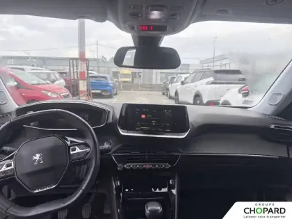Photo 31 Peugeot 2008  PureTech 130 S&S BVM6