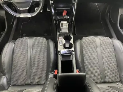 Photo 24 Peugeot 2008  Electrique 136 ch