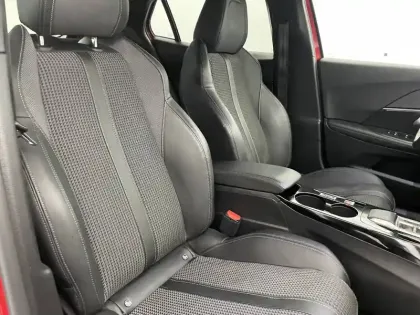 Photo 26 Peugeot 2008  Electrique 136 ch