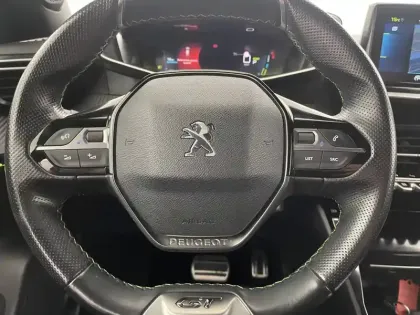 Photo 22 Peugeot 2008  Electrique 136 ch
