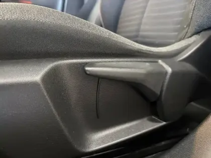 Photo 23 Peugeot 2008  BlueHDi 100 S&S BVM6