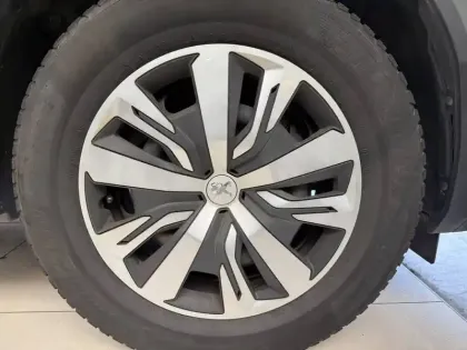 Photo 16 Peugeot 2008  BlueHDi 100 S&S BVM6