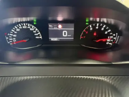 Photo 36 Peugeot 2008  BlueHDi 100 S&S BVM6