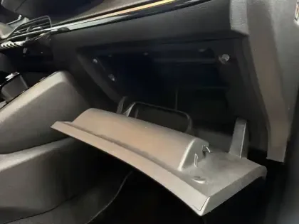 Photo 38 Peugeot 2008  BlueHDi 100 S&S BVM6