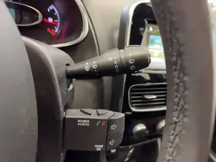 Photo 18 Renault Clio  SOCIETE REVERSIBLE DCI 75 ENERGY E6C