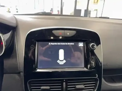 Photo 25 Renault Clio  SOCIETE REVERSIBLE DCI 75 ENERGY E6C