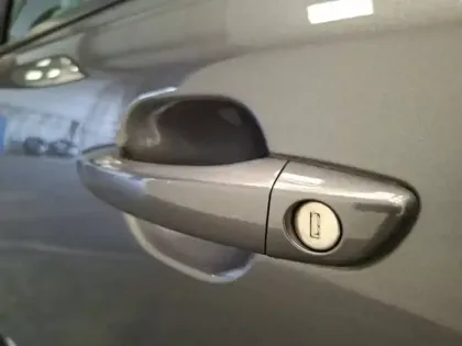 Photo 34 Peugeot 2008  BlueHDi 100 S&S BVM6