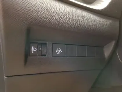 Photo 18 Peugeot 2008  BlueHDi 100 S&S BVM6