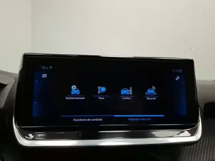 Photo 24 Peugeot 2008  BlueHDi 100 S&S BVM6