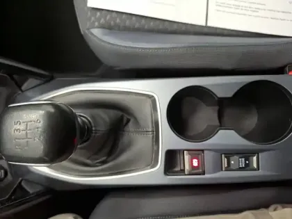 Photo 29 Peugeot 2008  BlueHDi 100 S&S BVM6