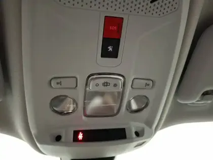 Photo 30 Peugeot 2008  BlueHDi 100 S&S BVM6