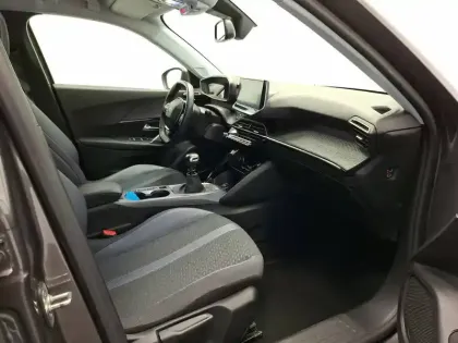 Photo 31 Peugeot 2008  BlueHDi 100 S&S BVM6