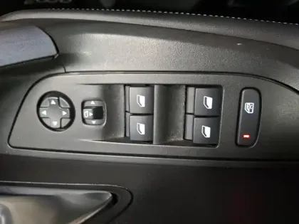 Photo 19 Peugeot 2008  BlueHDi 100 S&S BVM6