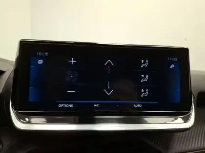 Photo 21 Peugeot 2008  BlueHDi 100 S&S BVM6