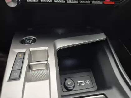 Photo 28 Peugeot 308  Hybrid 136 e-DCS6