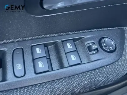 Photo 31 Peugeot 208 Gén. II Ph1 NG Style 5