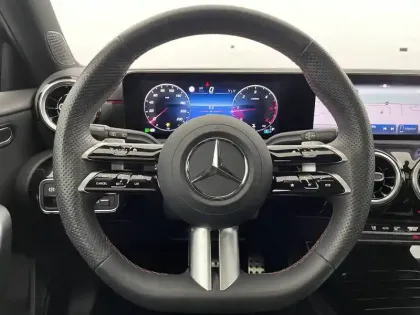 Photo 22 Mercedes Classe A  200 d 8G-DCT