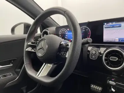 Photo 23 Mercedes Classe A  200 d 8G-DCT