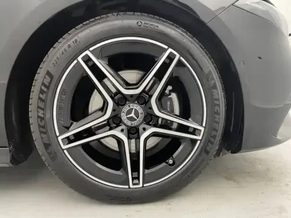 Photo 16 Mercedes Classe A  200 d 8G-DCT