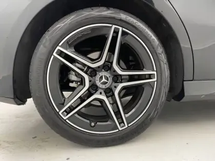 Photo 17 Mercedes Classe A  200 d 8G-DCT