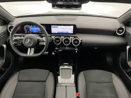 Photo 24 Mercedes Classe A  200 d 8G-DCT