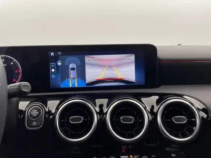 Photo 33 Mercedes Classe A  200 d 8G-DCT