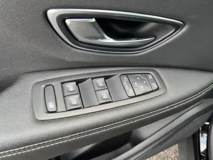 Photo 15 Renault Scenic  TCe 140 FAP