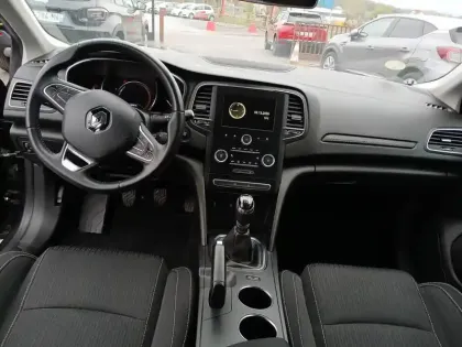 Photo 30 Renault Megane Mégane IV Berline Blue dCi 115