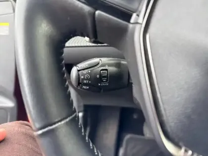 Photo 58 Peugeot 208  PureTech 100 S&S EAT8