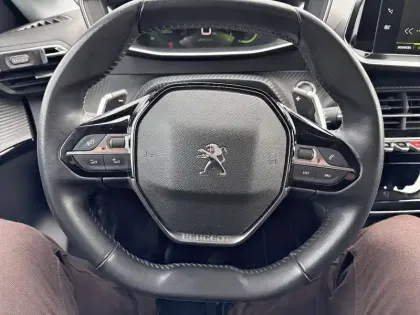 Photo 48 Peugeot 208  PureTech 100 S&S EAT8