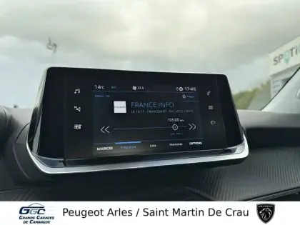 Photo 16 Peugeot 2008  PureTech 130 S&S BVM6