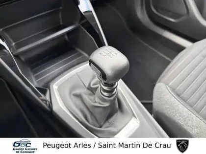 Photo 13 Peugeot 2008  PureTech 130 S&S BVM6